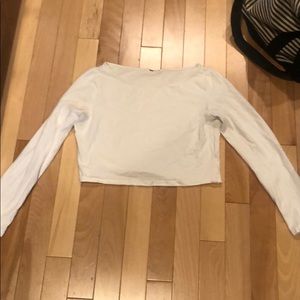 Crop white long sleeve shirt!